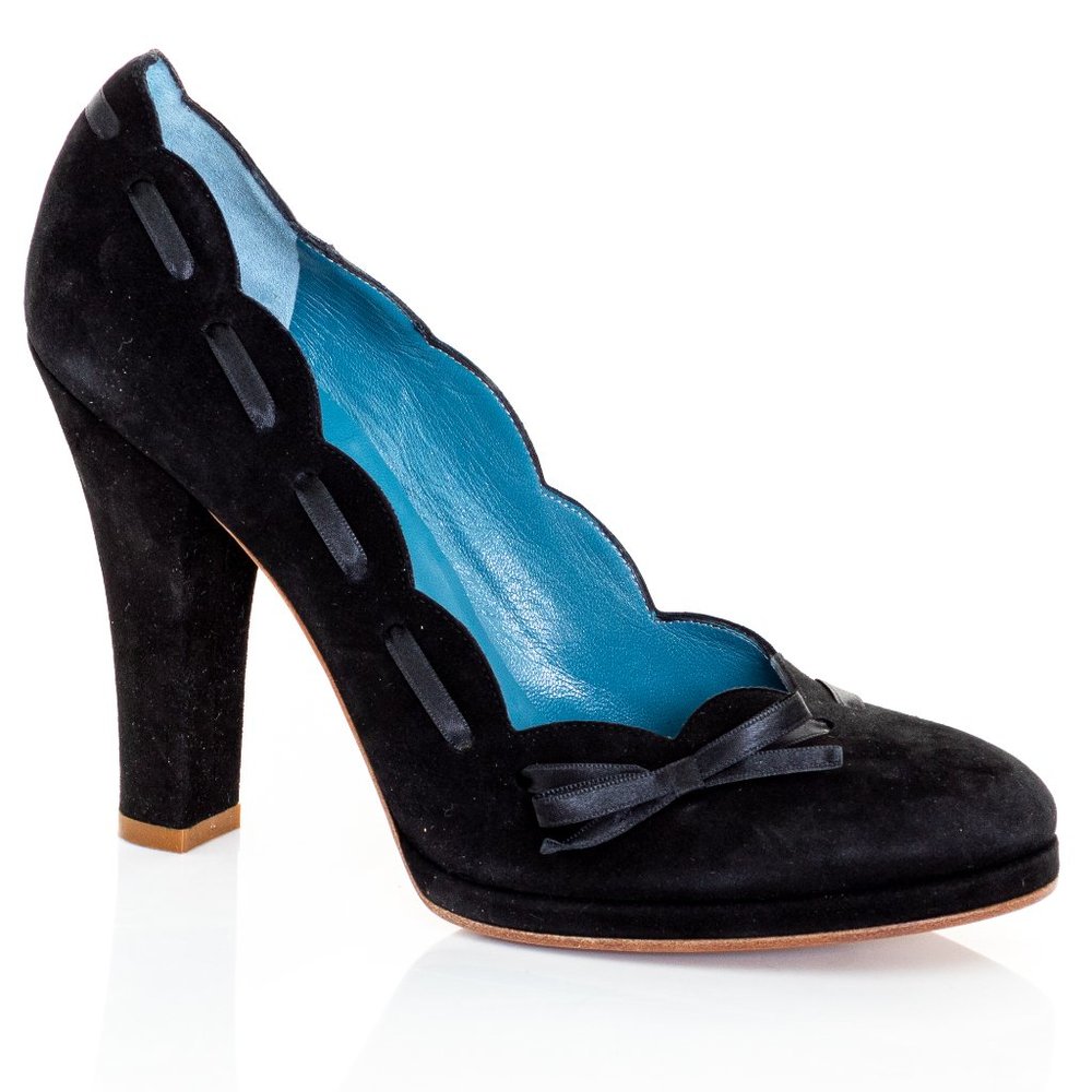 MARC JACOBS Scalloped Ribbon Trim Suede Heels 9